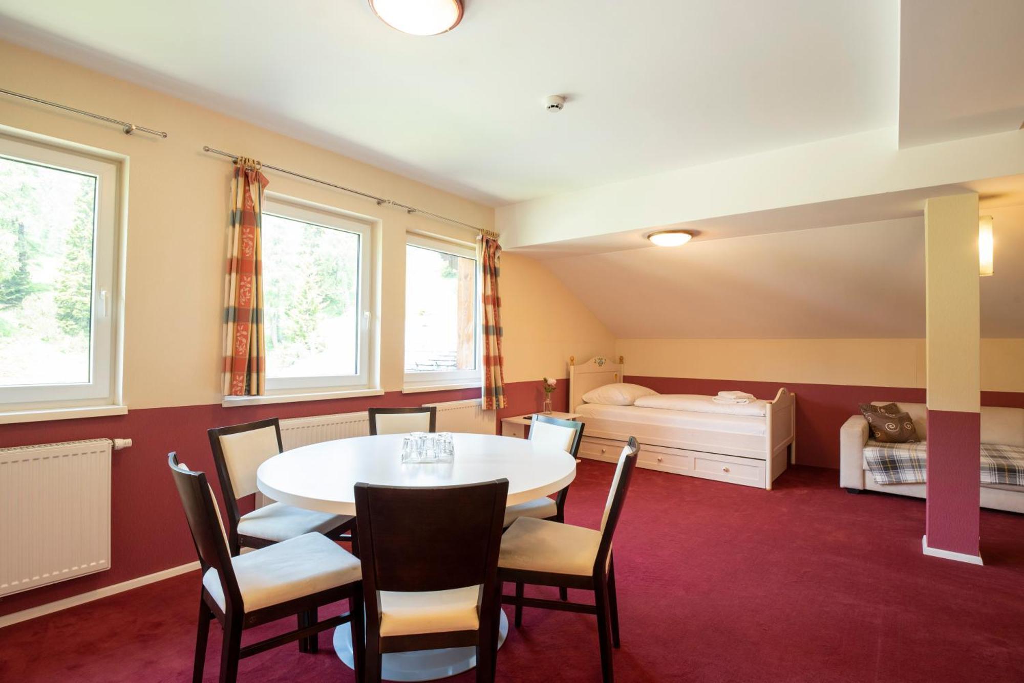 Hotel Alpen Arnika Tauplitzalm Екстер'єр фото